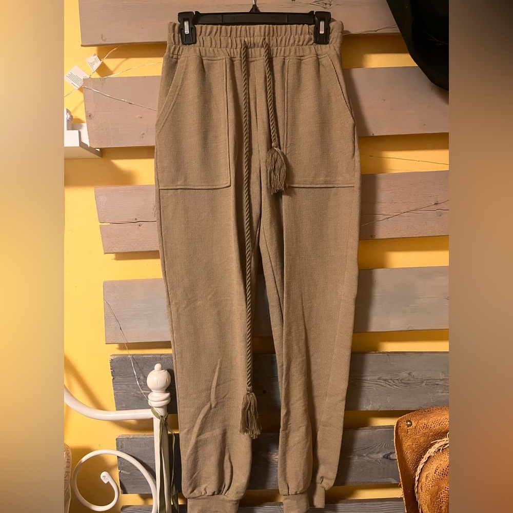 Moon River tassel jogger| Small - Picture 2 of 4